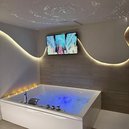 Spa Privatif - Love Room Luxe - Proche Disney Marles-en-Brie ภายนอก รูปภาพ