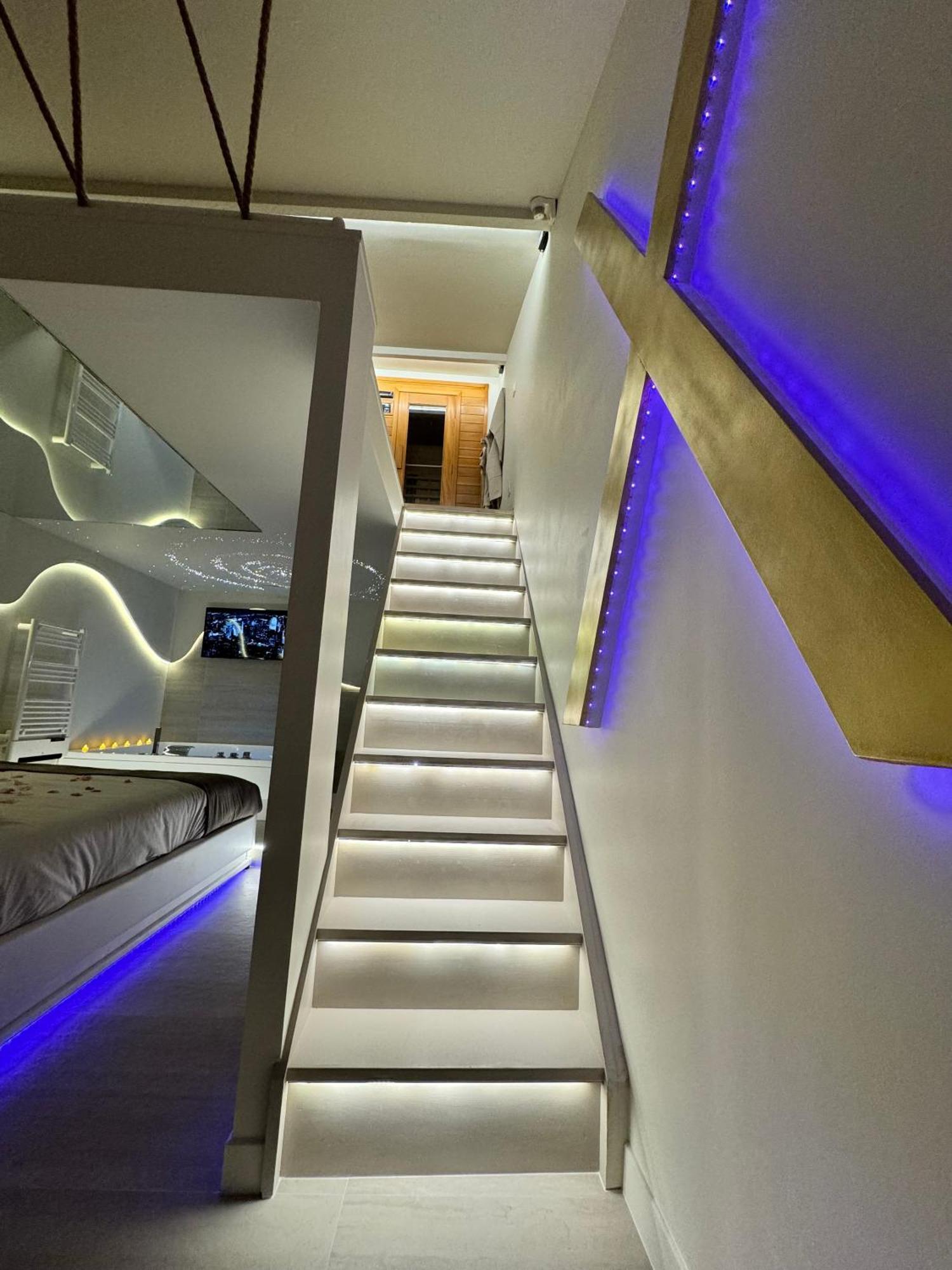 Spa Privatif - Love Room Luxe - Proche Disney Marles-en-Brie ภายนอก รูปภาพ
